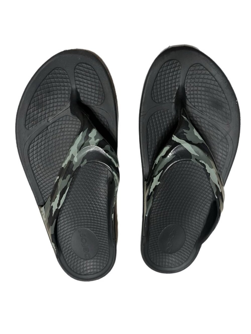 OOFOS Women 10 Men 8 Flip Flops Dark Camo Cushion Style Sandals Beach Surf Shoes